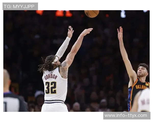 特纳状态低迷12投仅中3三分球表现惨淡仅得14分7篮板2助攻