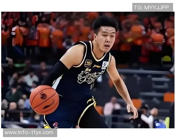 黄荣奇正式加盟同曦上赛季表现稳定场均贡献6分21助攻